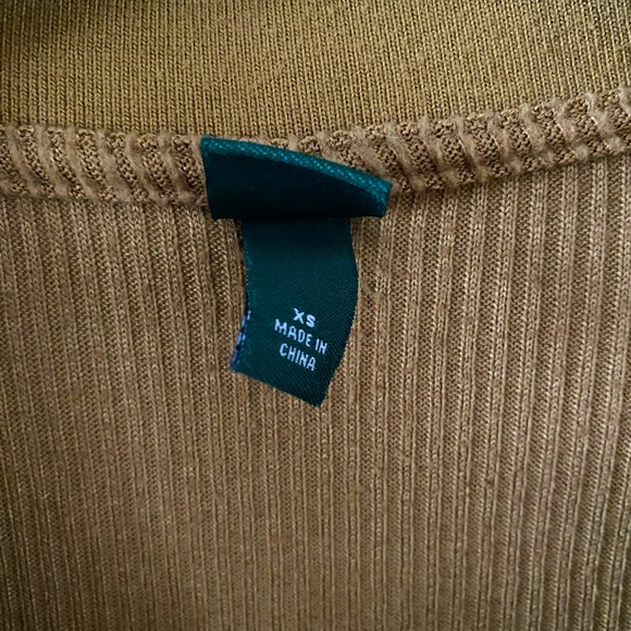 Light caramel brown long sleeve crop top with collar - Picture 3 of 3